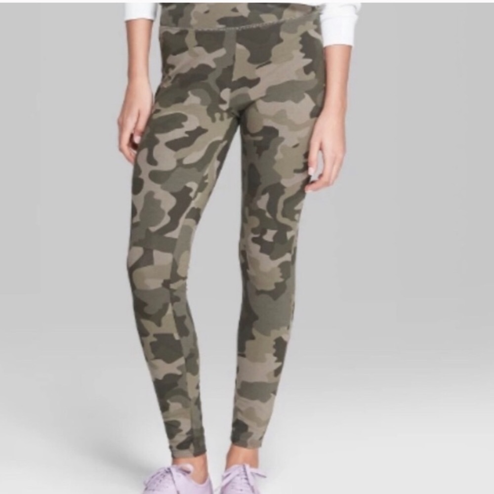 (2) Wild Fable Camo Leggings